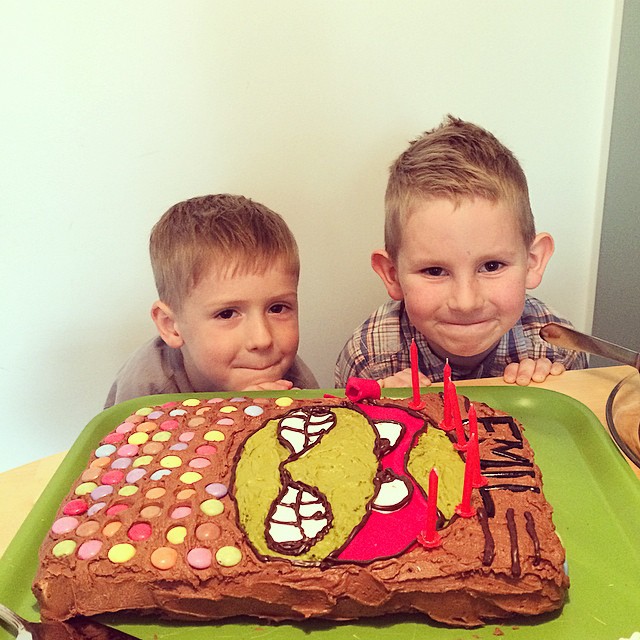 Birthday cakes – The great Nordic bakeoff ? How to make a themed birthday cake for boys and girls